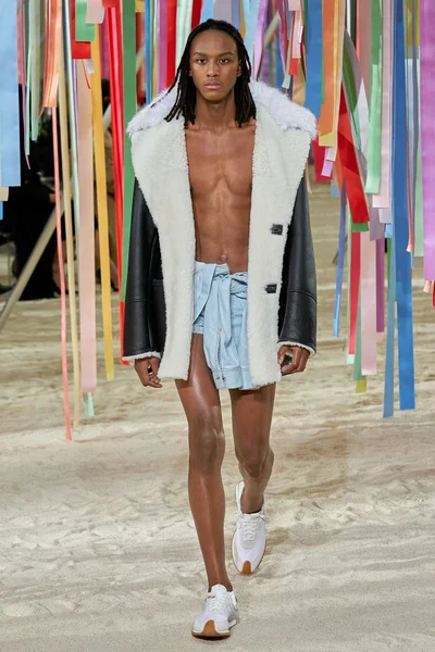 Look 15